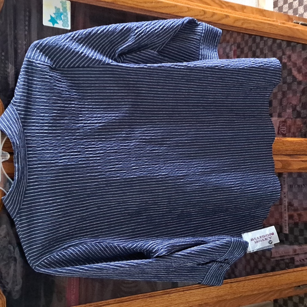 Blue striped button down - Picture 2 of 4